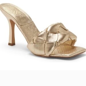 Vince CamutoBrelanie Braided Strap SandalColor: Metallic Golden Natural Size 5